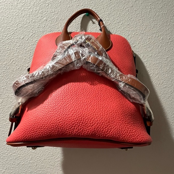 NWT Dooney & Bourke Pebble Grain Backpack- Geranium - Picture 4 of 13